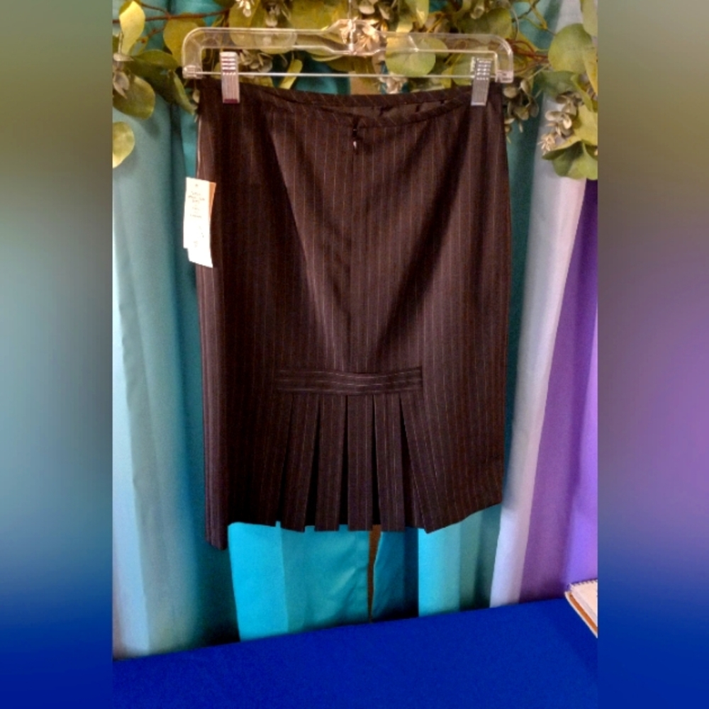 Tahari Arturs Levine Petite Skirt